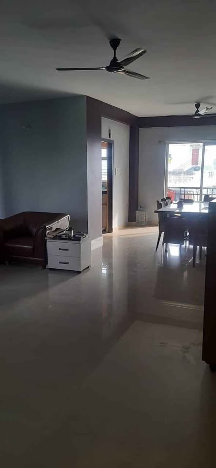 4 BHK Apartment in Chinar Park, Kolkata